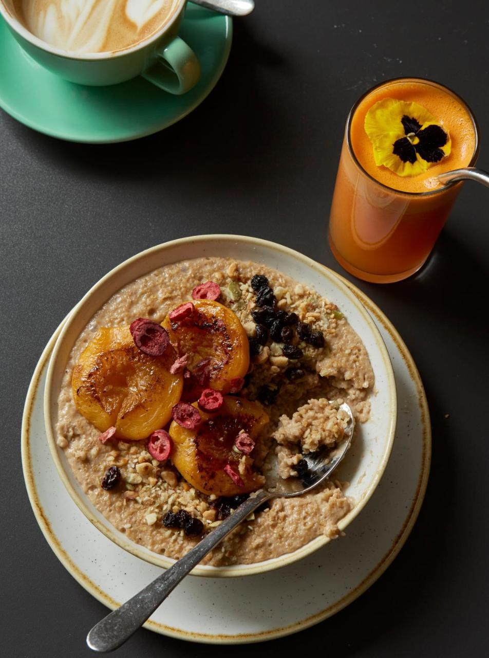 Whitehouse Rye B&B 외부 사진 Oatmeal with fruit
