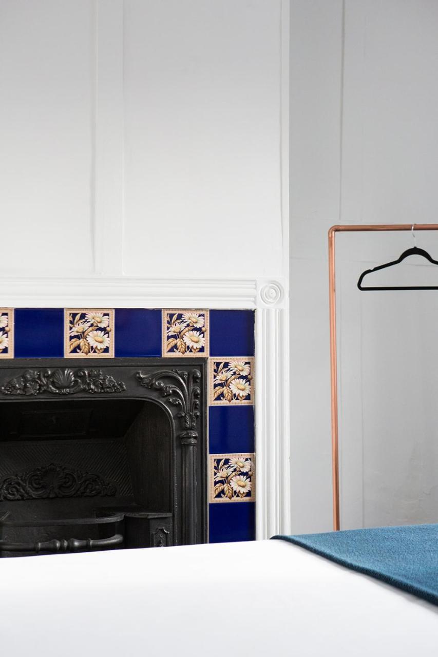 Whitehouse Rye B&B 외부 사진 Blue and white tiles