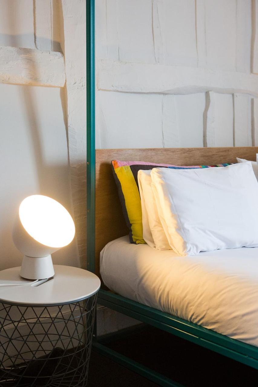 Whitehouse Rye B&B 외부 사진 A lamp